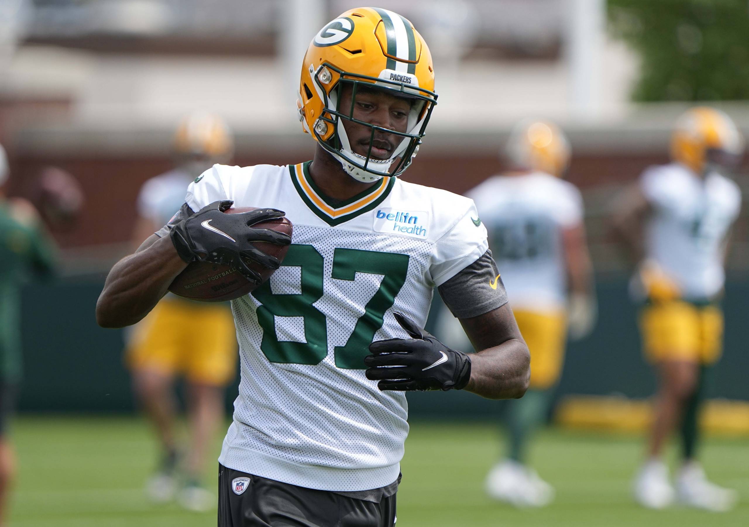 Packers WR Romeo Doubs says Jordan Love can do 'the same exact thing' as  Aaron Rodgers