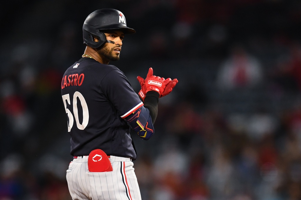 Twins and SS/2B Willi Castro agree to a minor-league deal with a chance to  make the major league roster, per @stribsports.