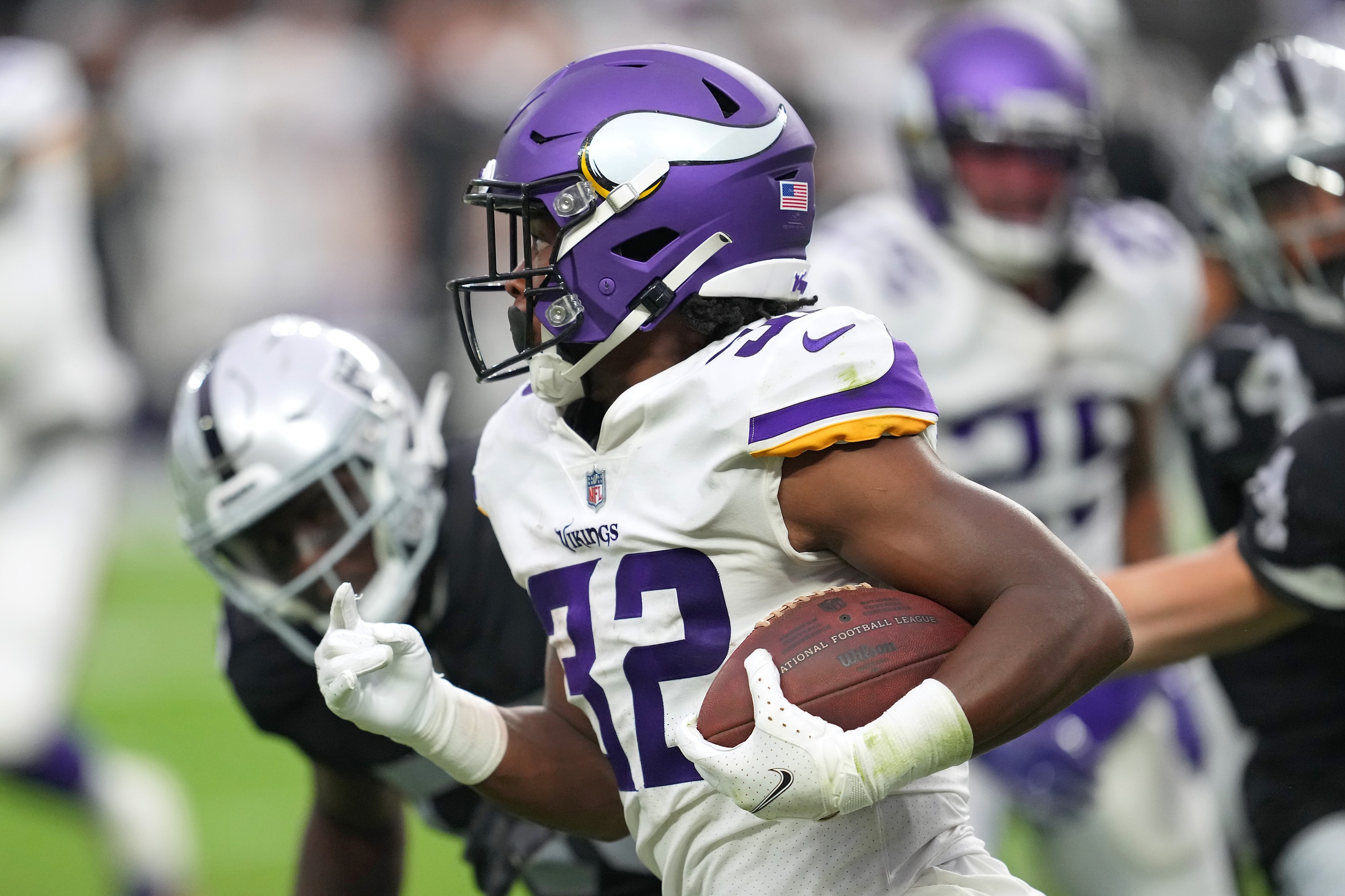 Kevin O'Connell Surprises Minnesota Vikings Players with 2023 Pro Bowl  Selections 