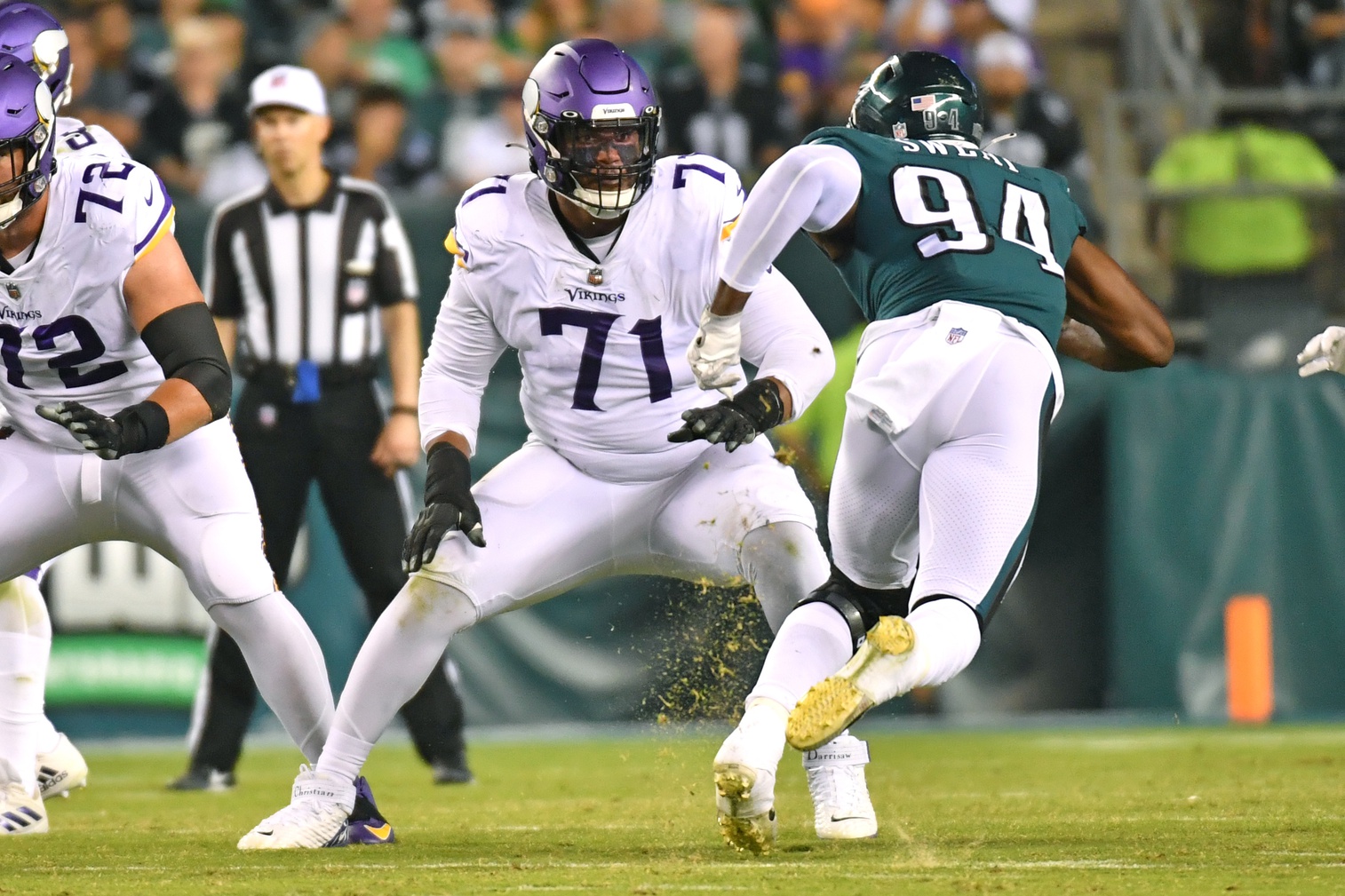 How Do the Vikings Keep Darrisaw In Minnesota? - Zone Coverage